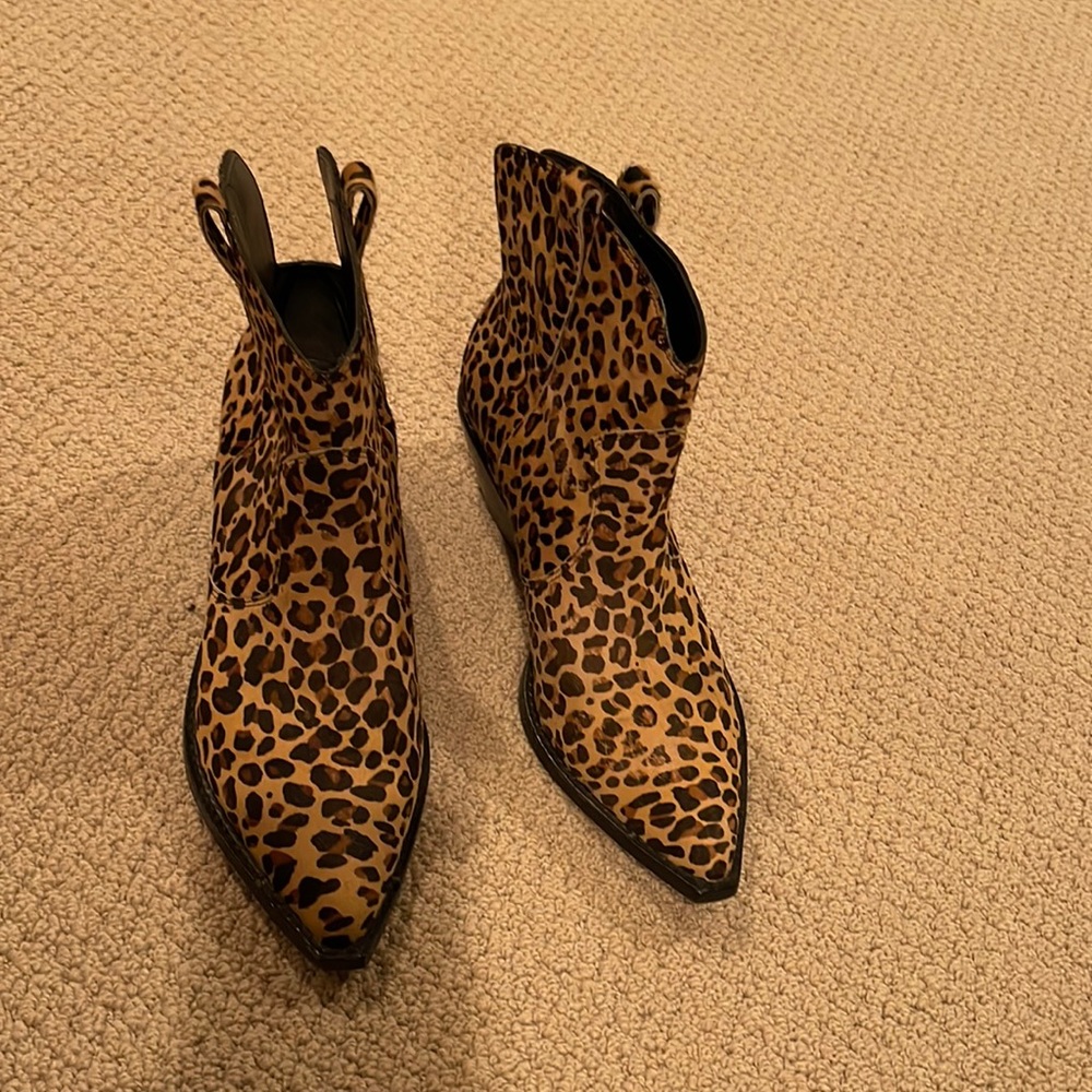 Sigerson morrison leopard fur booties 38 1/2